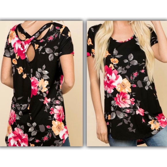 Tops - 🎈The Florence Tunic- black floral open back top